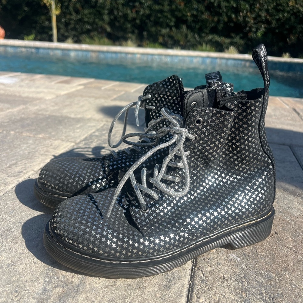 Dr. Martens Black Star Pattern Kids Combat Boots size 3